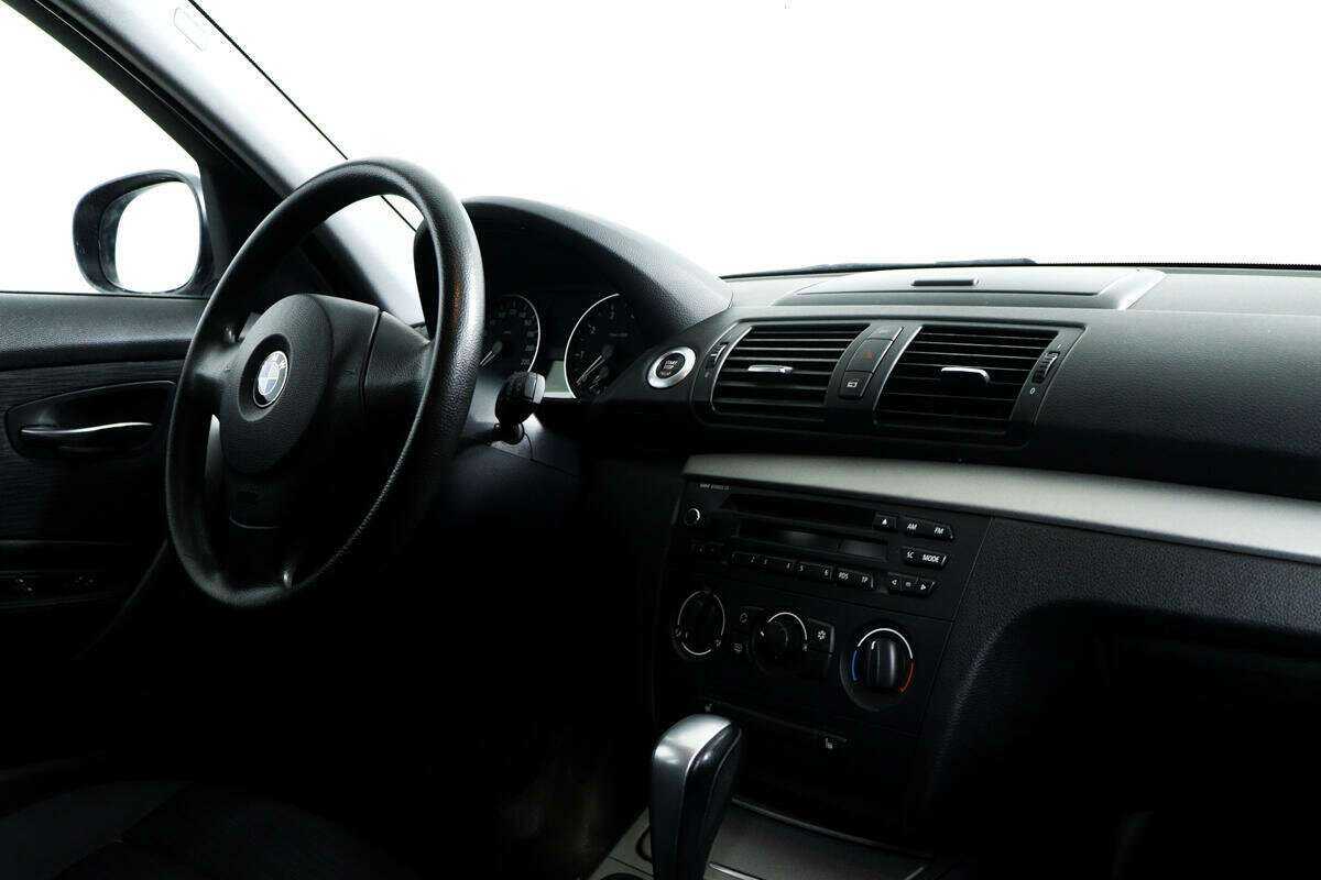 BMW 1 серии 116i, 2010 Фото №9