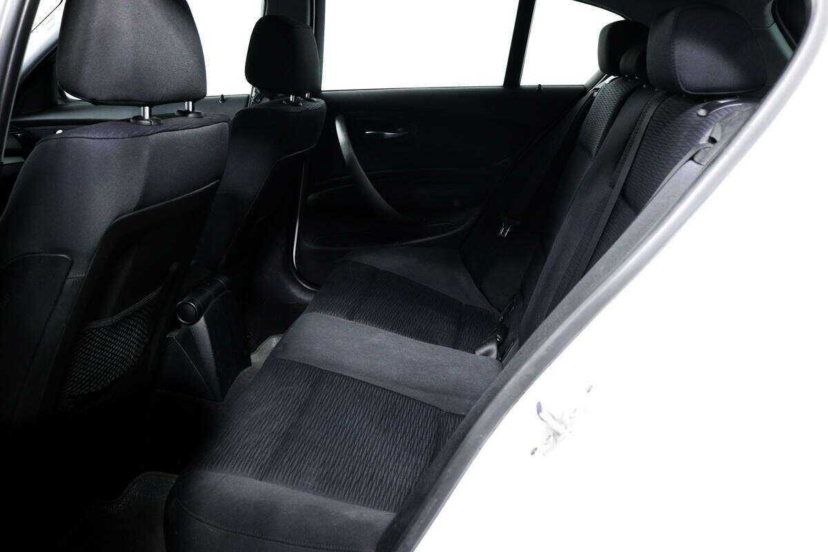 BMW 1 серии 116i, 2010 Фото №12