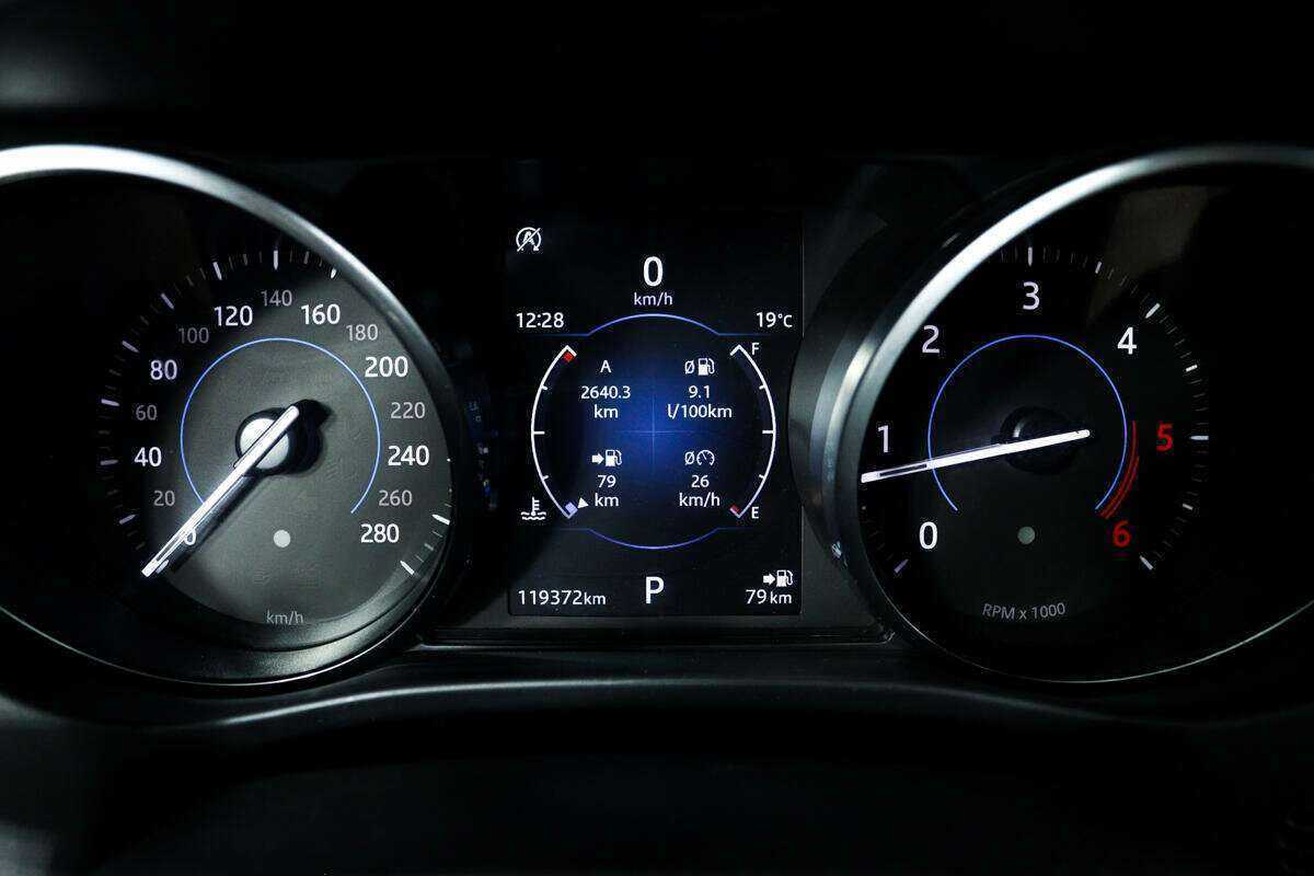 Jaguar F-Pace, 2017 Фото №10