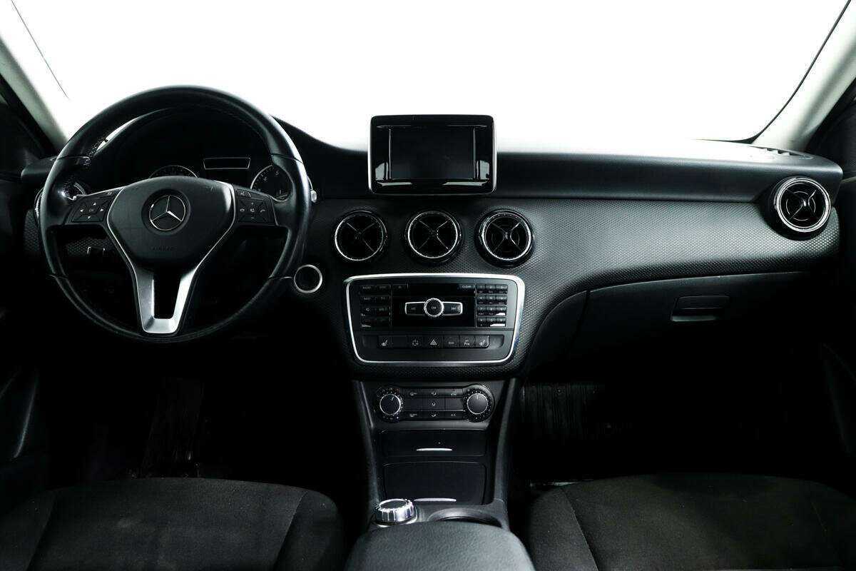 Mercedes-Benz A-Класс 180, 2014 Фото №11