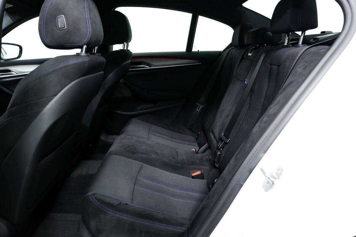 BMW 5 серии 530i xDrive, 2019 Фото №12