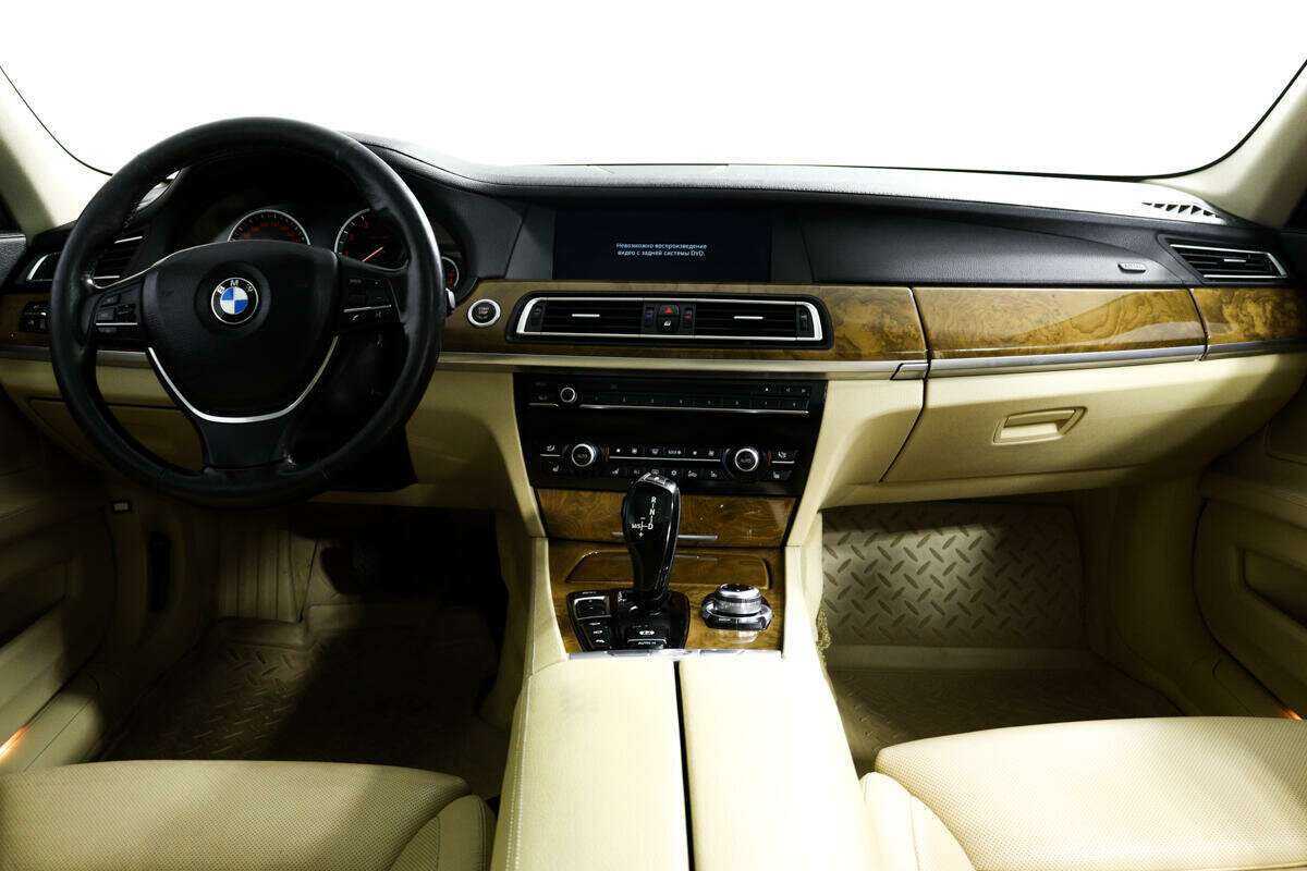 BMW 7 серии 750i xDrive, 2011 Фото №10