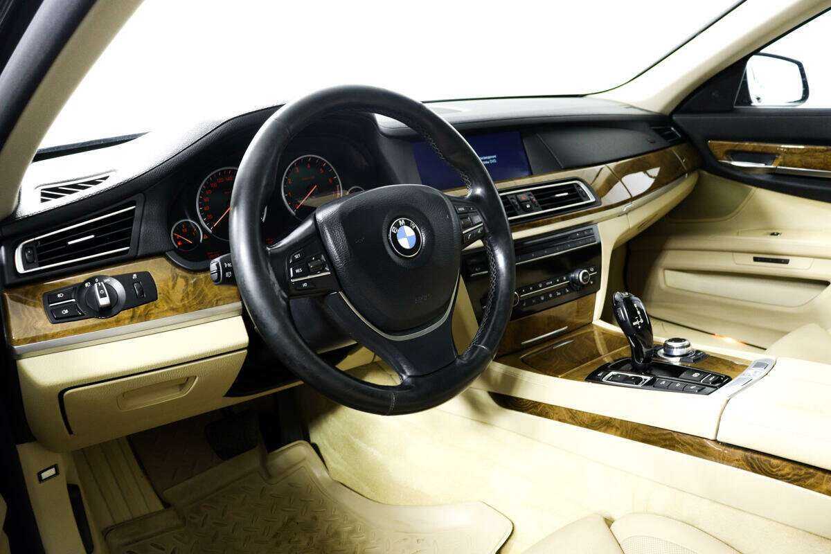 BMW 7 серии 750i xDrive, 2011 Фото №12