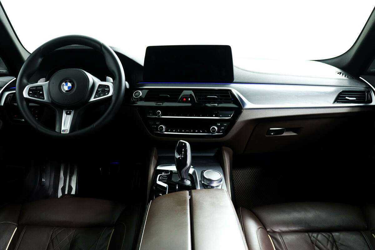 BMW 5 серии 530d xDrive, 2020 Фото №11