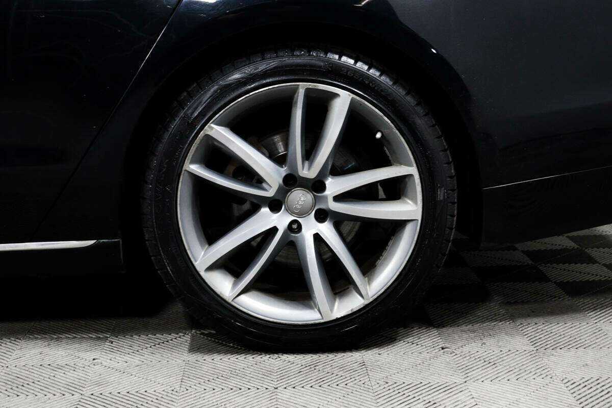 Audi A8, 2011 Фото №13