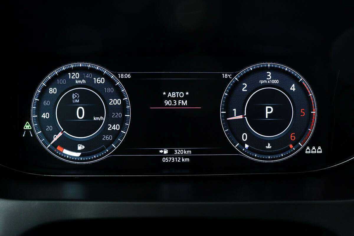 Jaguar E-Pace, 2019 Фото №10