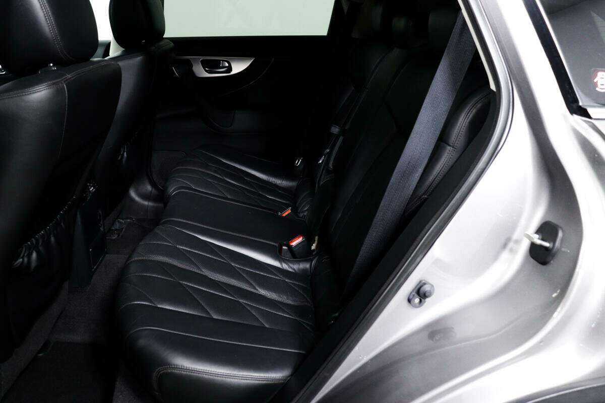 Infiniti FX37, 2010 Фото №12