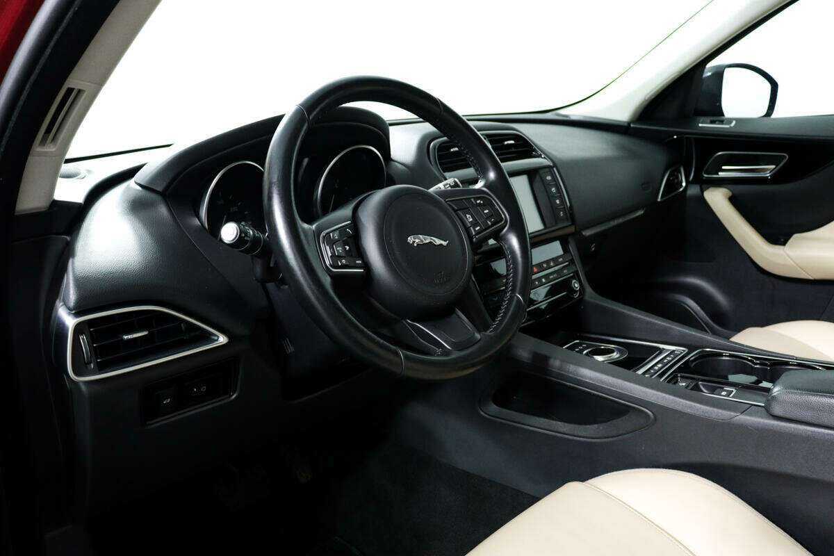 Jaguar F-Pace, 2016 Фото №13