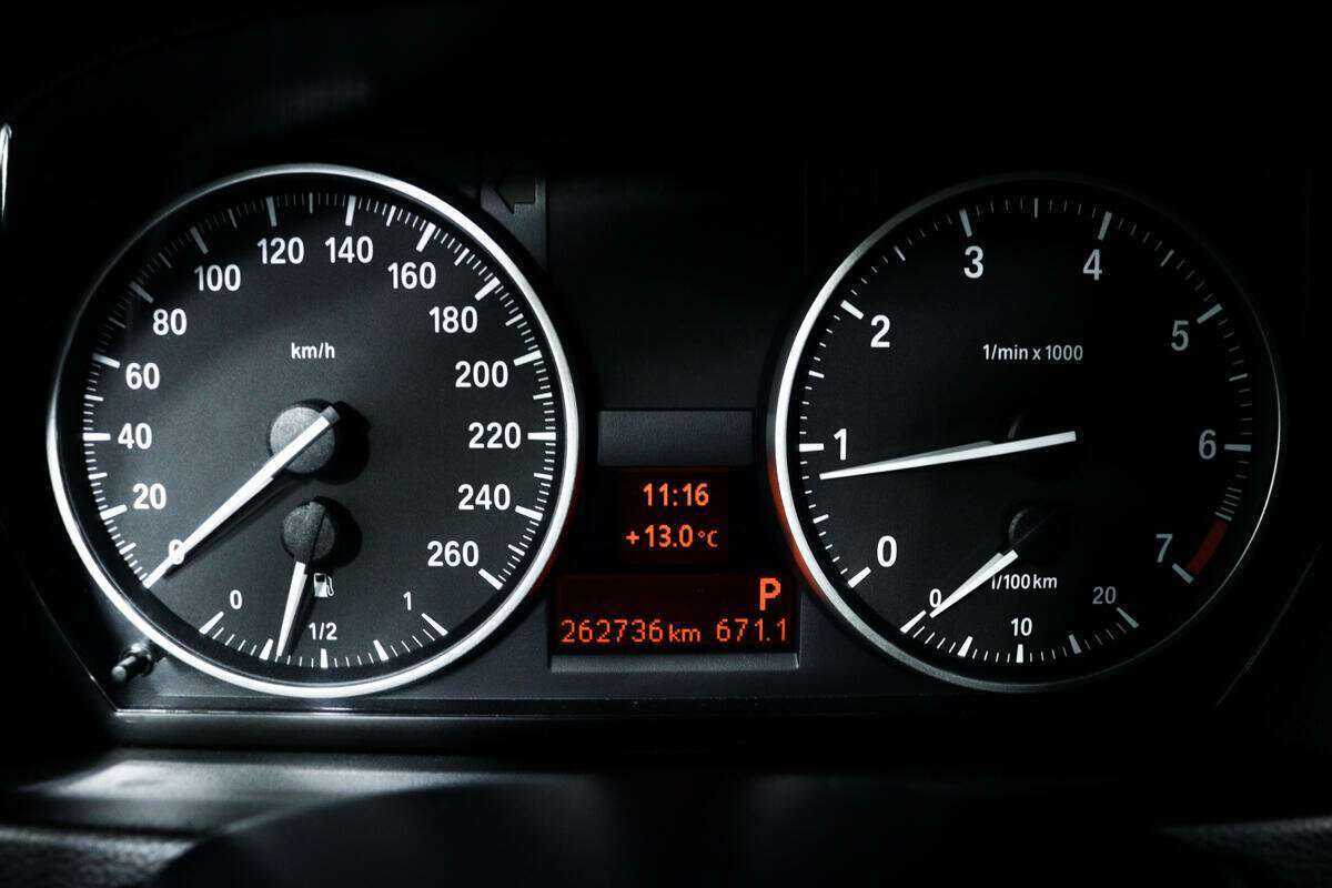 BMW 3 серии 320i, 2010 Фото №10