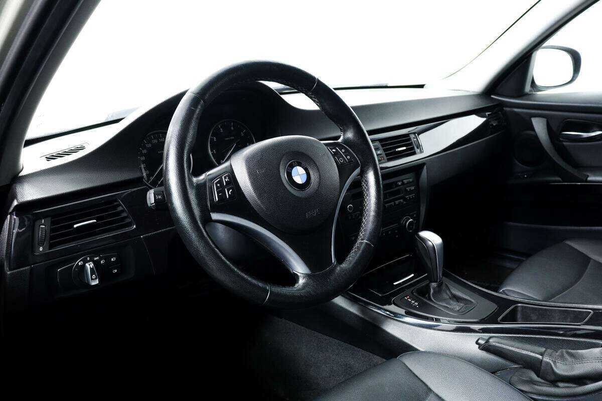BMW 3 серии 320i, 2010 Фото №13