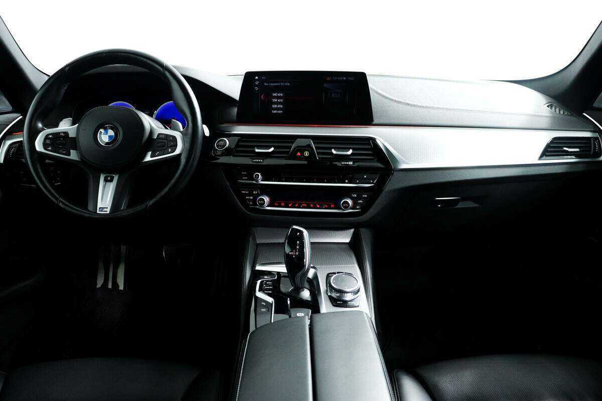 BMW 5 серии 520d xDrive, 2019 Фото №11