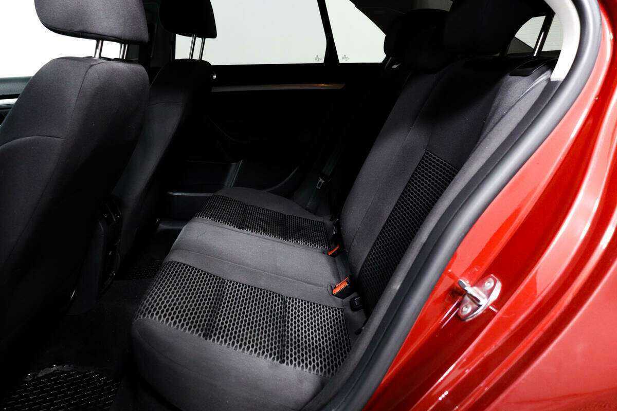 Volkswagen Jetta, 2010 Фото №12