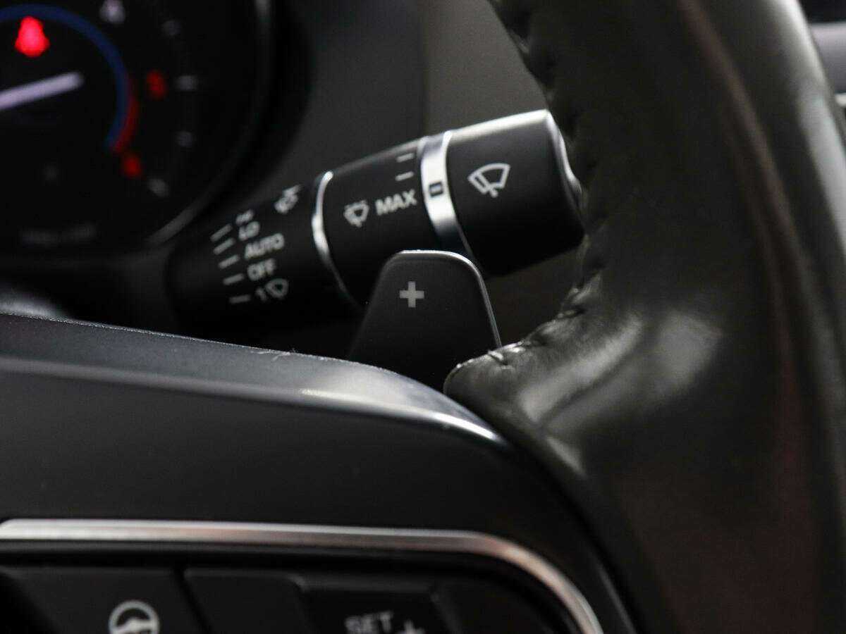 Jaguar XE, 2016 Фото №11