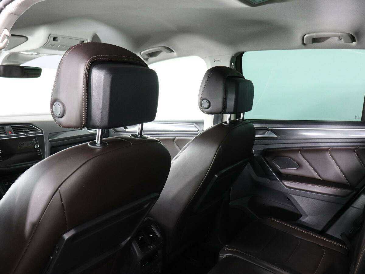 Volkswagen Tiguan, 2018 Фото №12