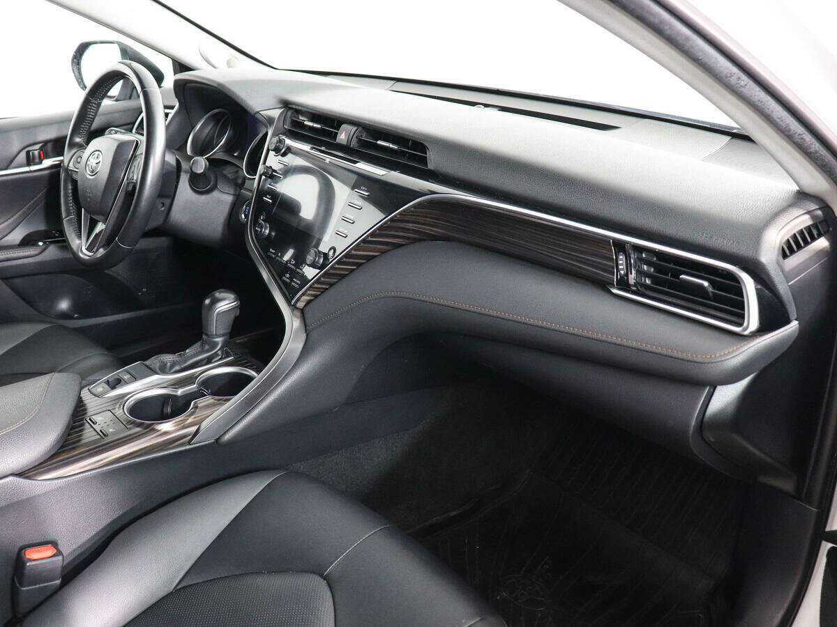 Toyota Camry, 2020 Фото №9