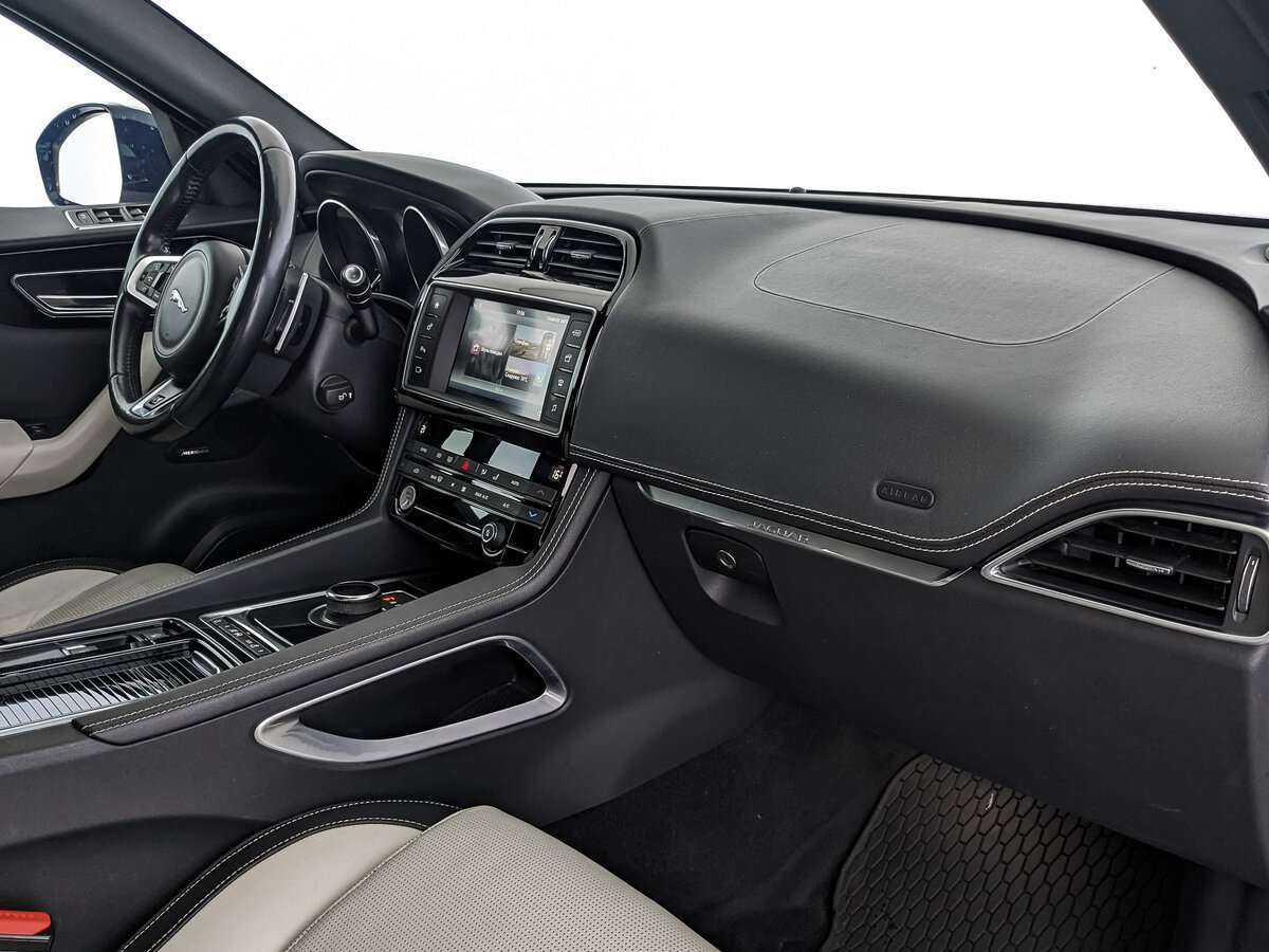 Jaguar F-Pace, 2017 Фото №9
