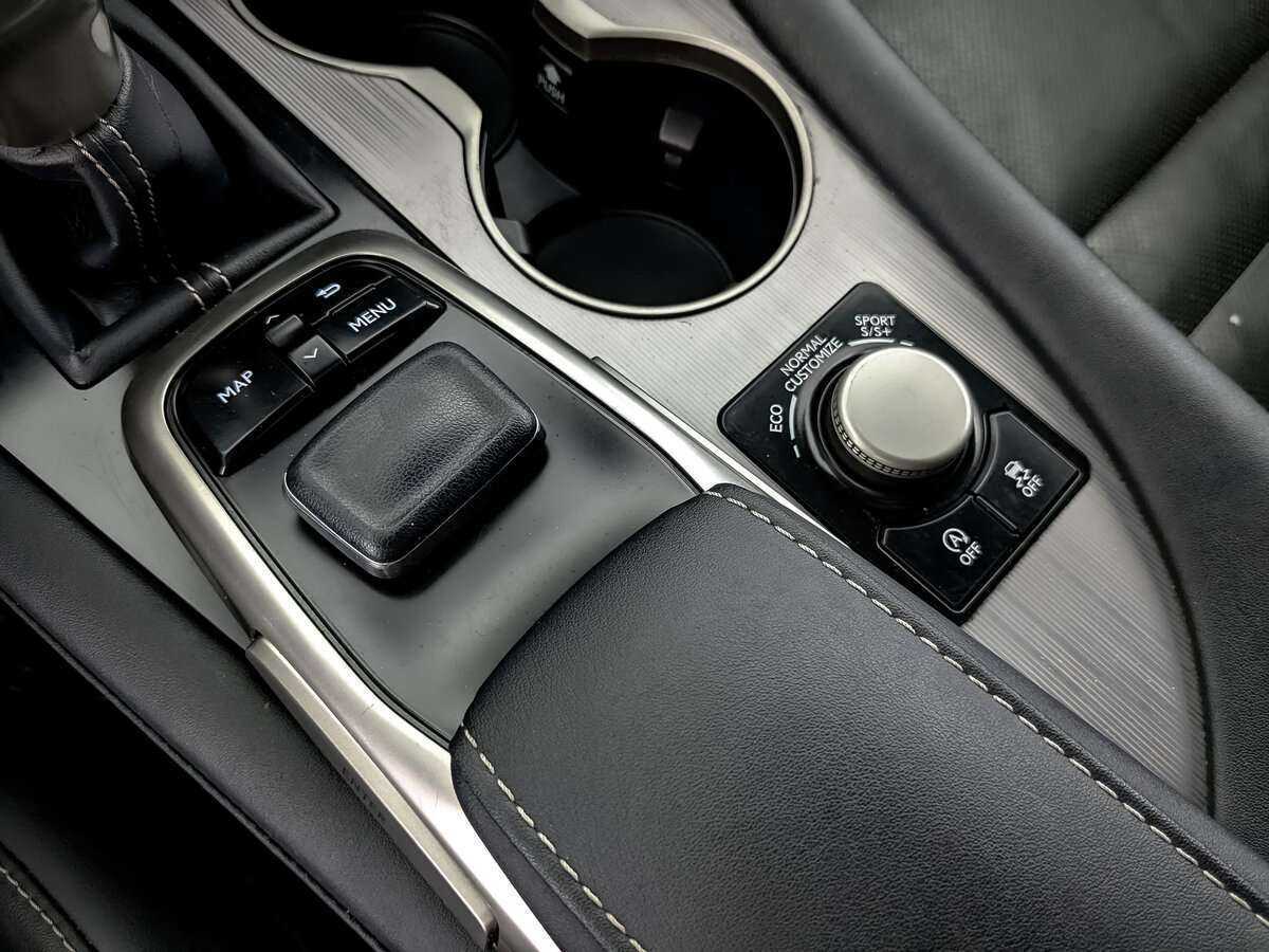 Lexus RX 200t, 2017 Фото №23