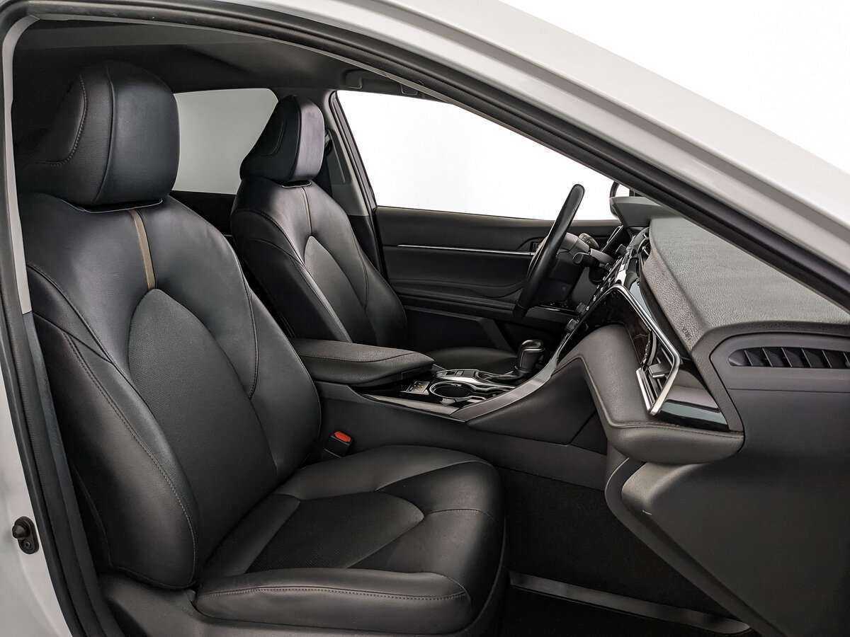 Toyota Camry, 2021 Фото №18