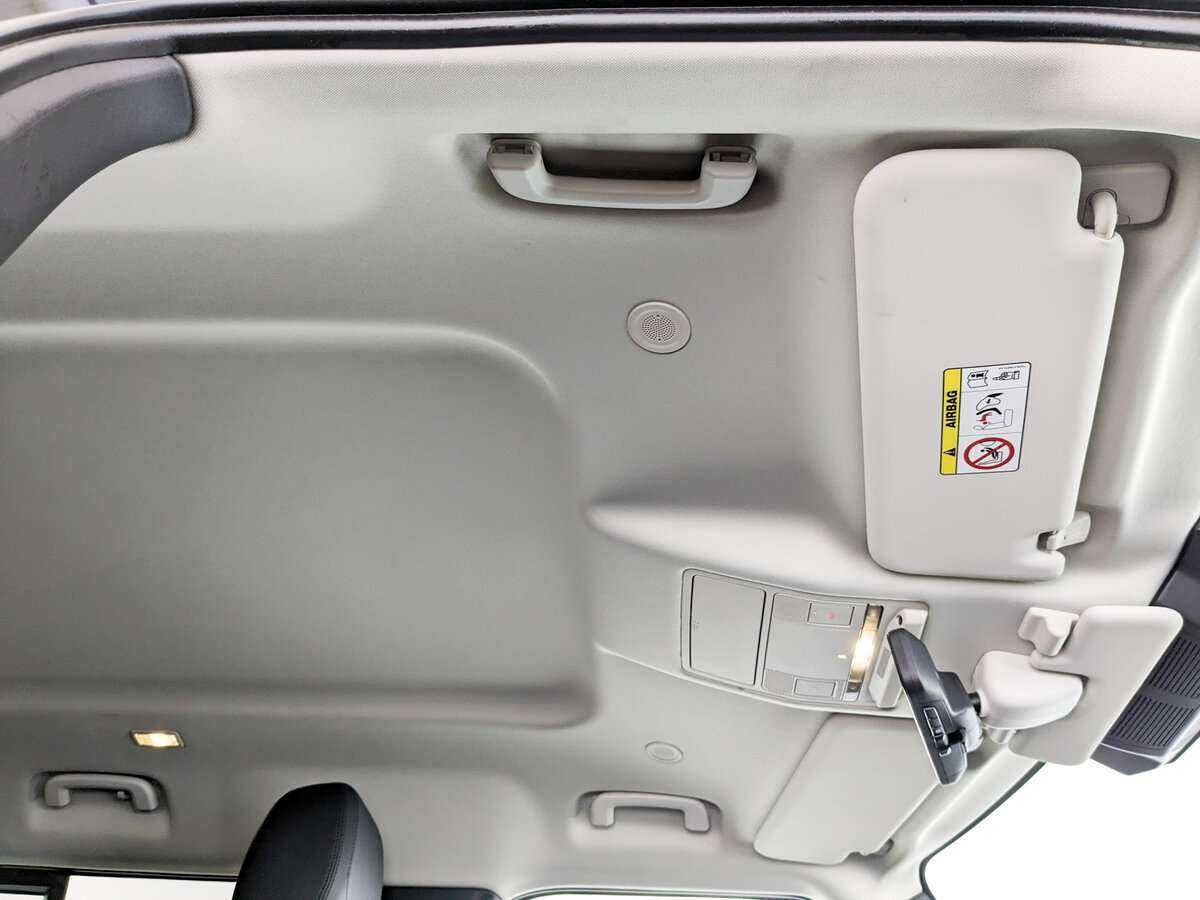 Land Rover Defender 110, 2021 Фото №17