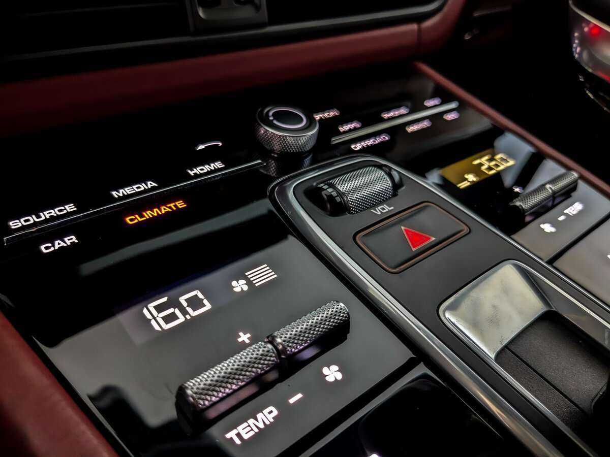 Porsche Cayenne, 2018 Фото №24