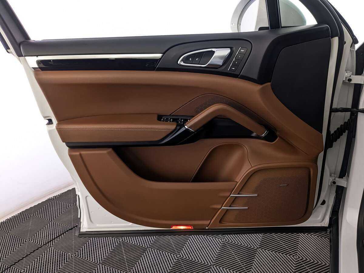 Porsche Cayenne, 2016 Фото №14