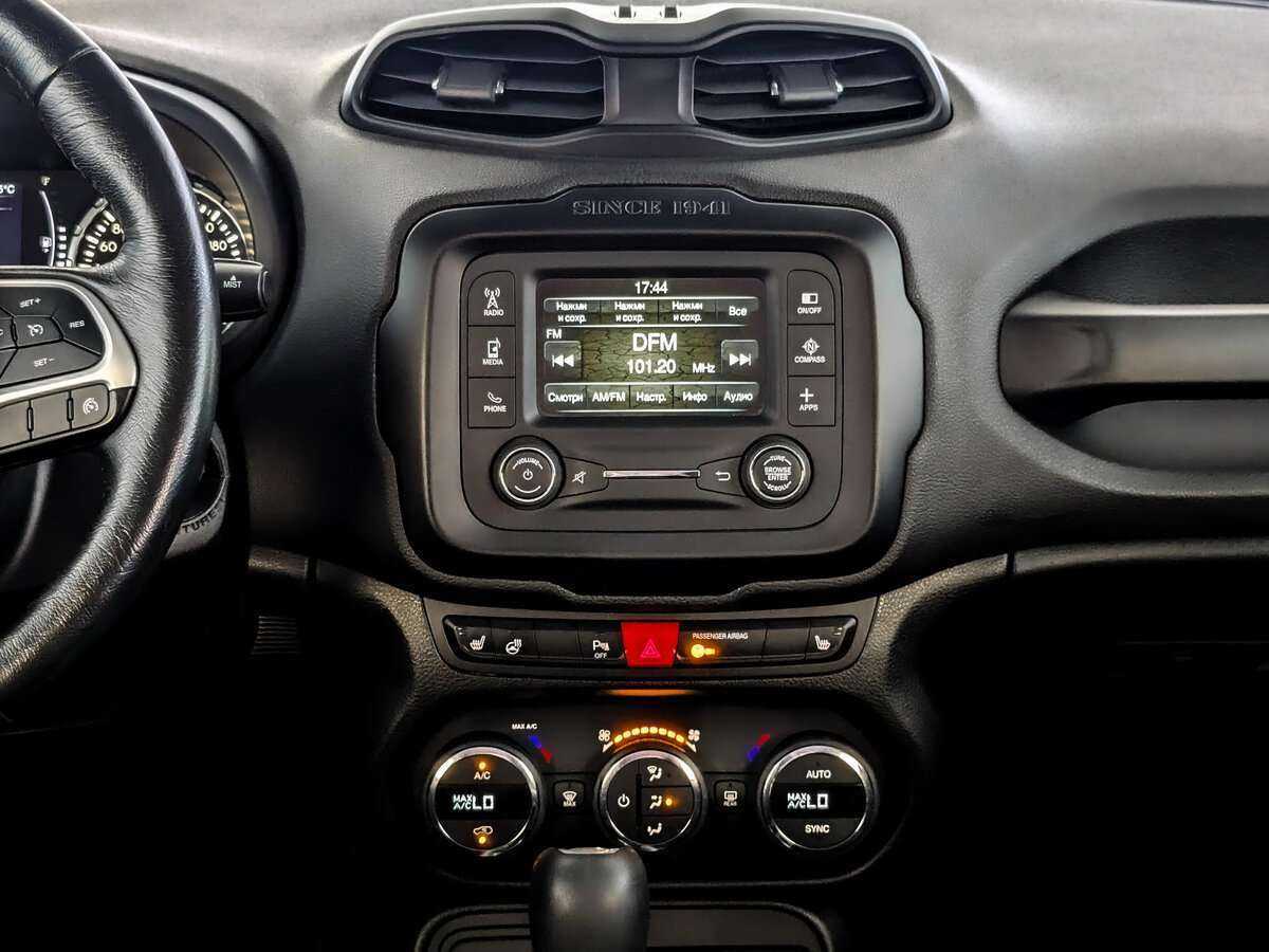 Jeep Renegade, 2017 Фото №13