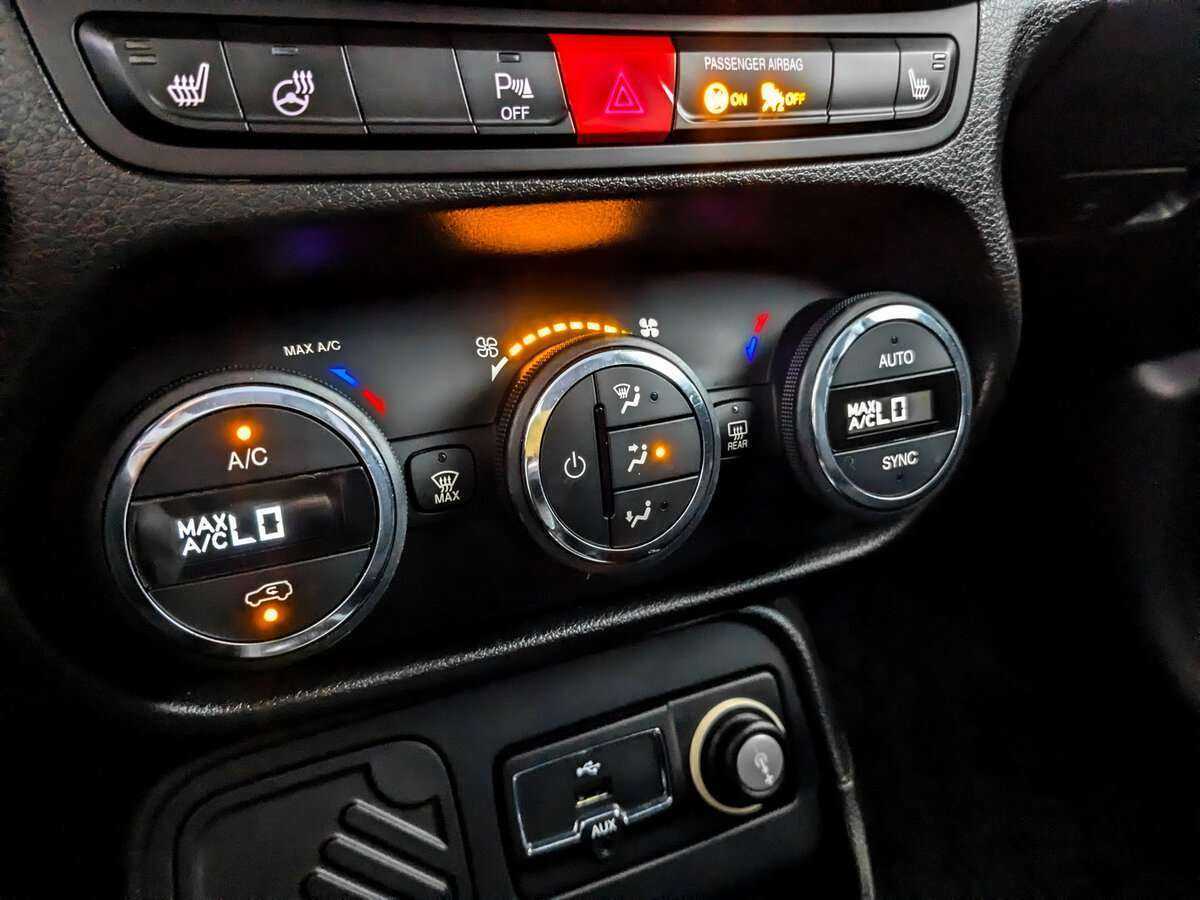 Jeep Renegade, 2017 Фото №21