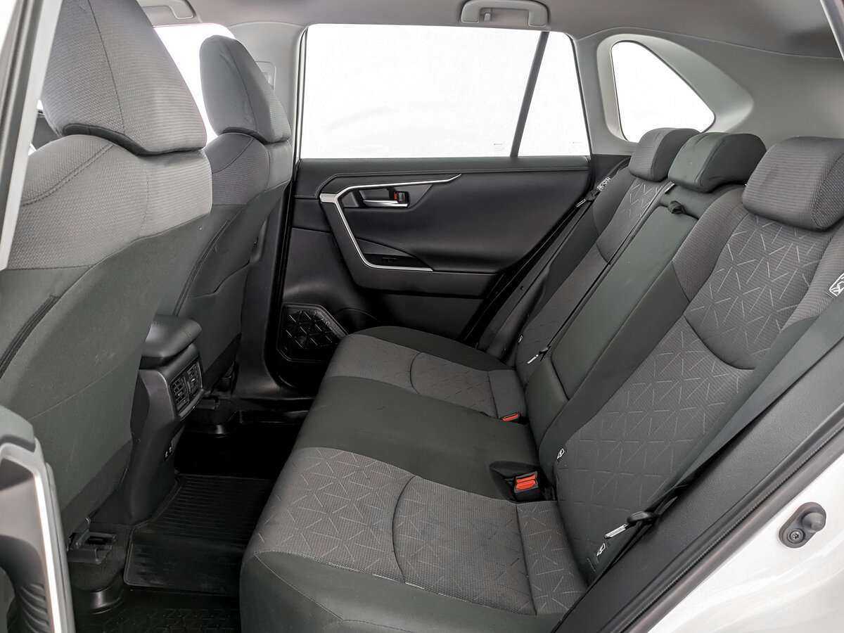 Toyota RAV4, 2020 Фото №10