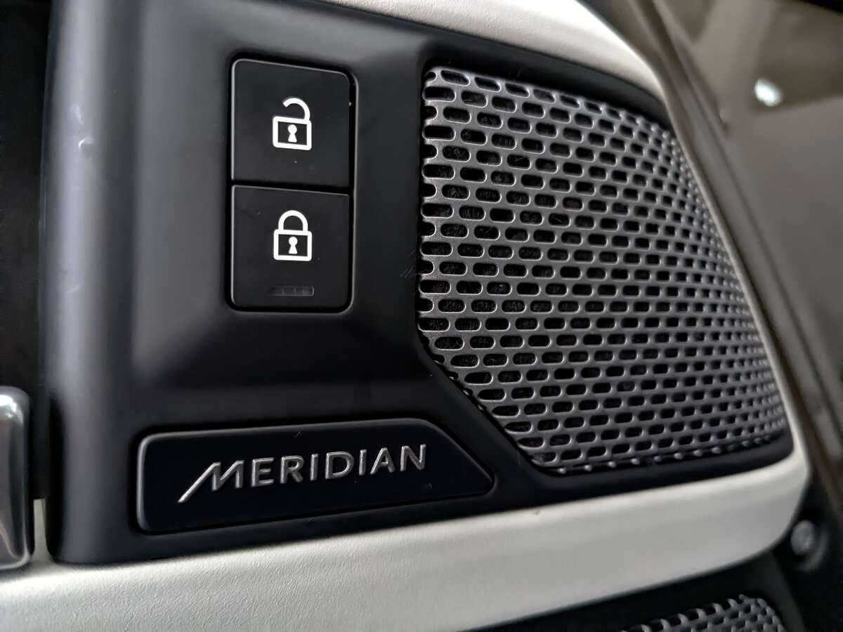 Land Rover Defender 110, 2020 Фото №24