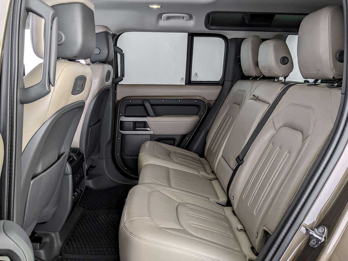Land Rover Defender 110, 2021 - 75 671 км. | Фото №8