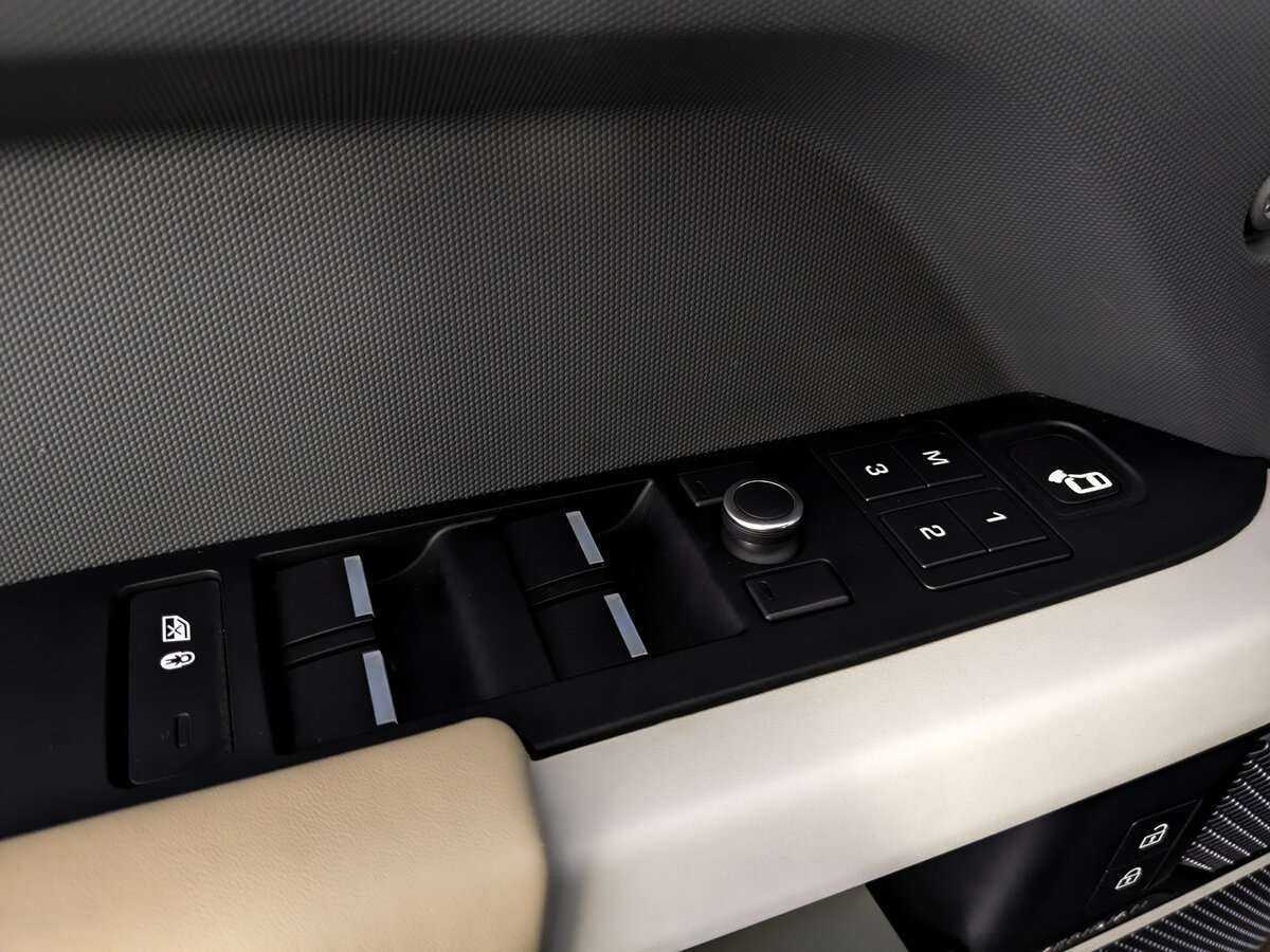 Land Rover Defender 110, 2021 Фото №15