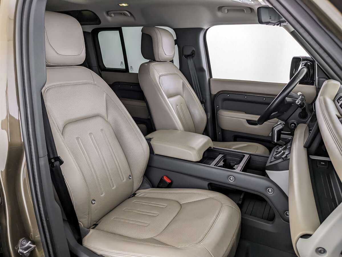 Land Rover Defender 110, 2021 Фото №18