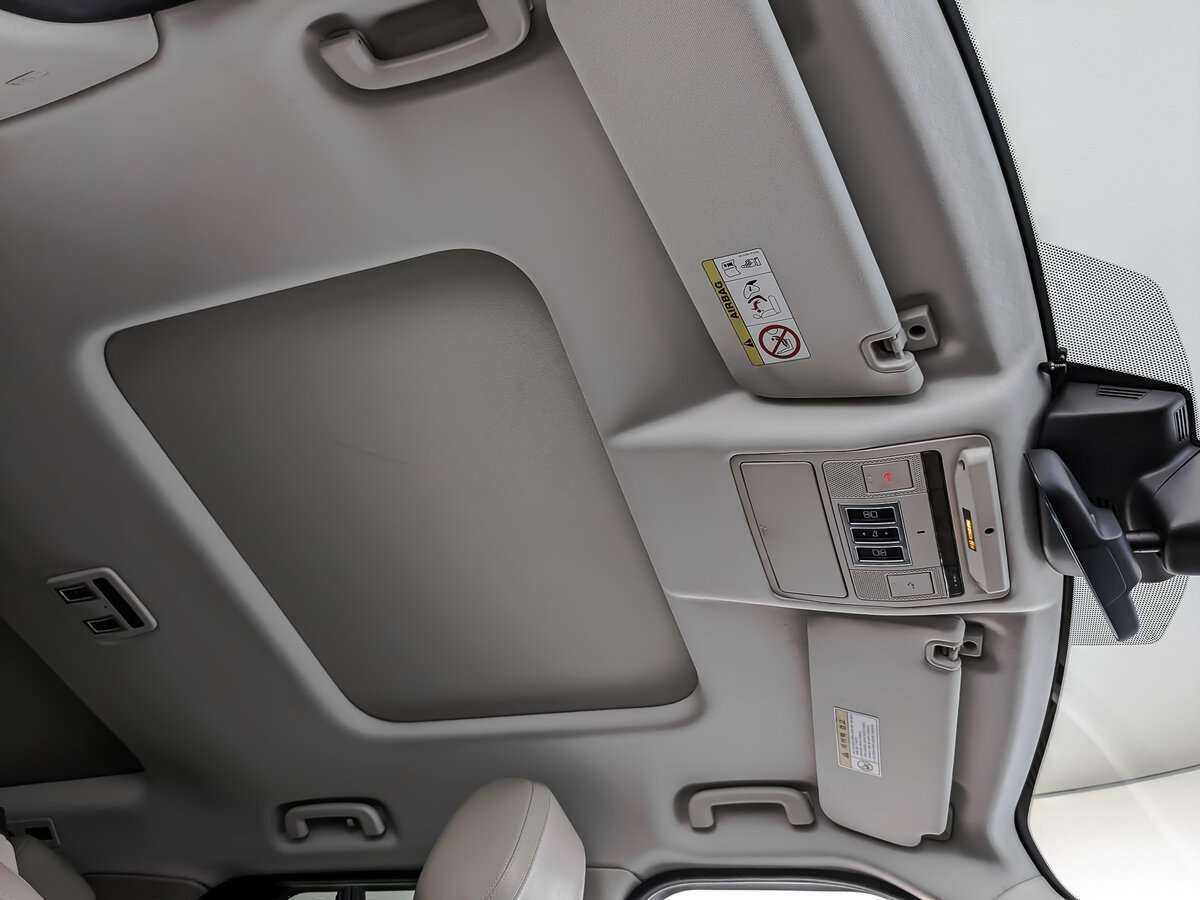 Land Rover Discovery, 2018 Фото №18