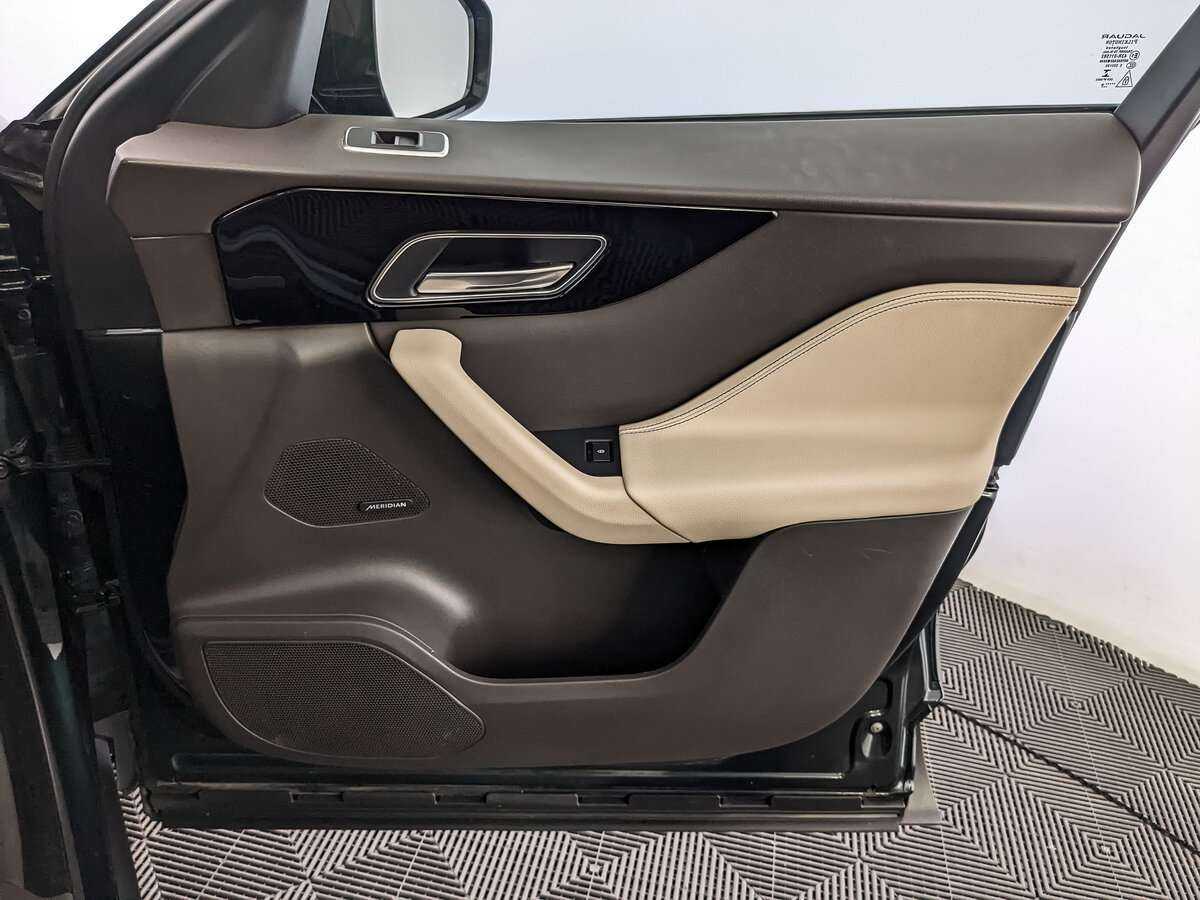 Jaguar F-Pace, 2018 Фото №21