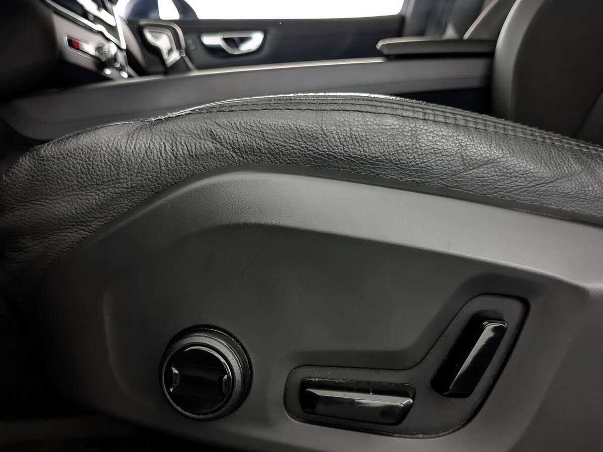 Volvo XC60, 2021 Фото №17