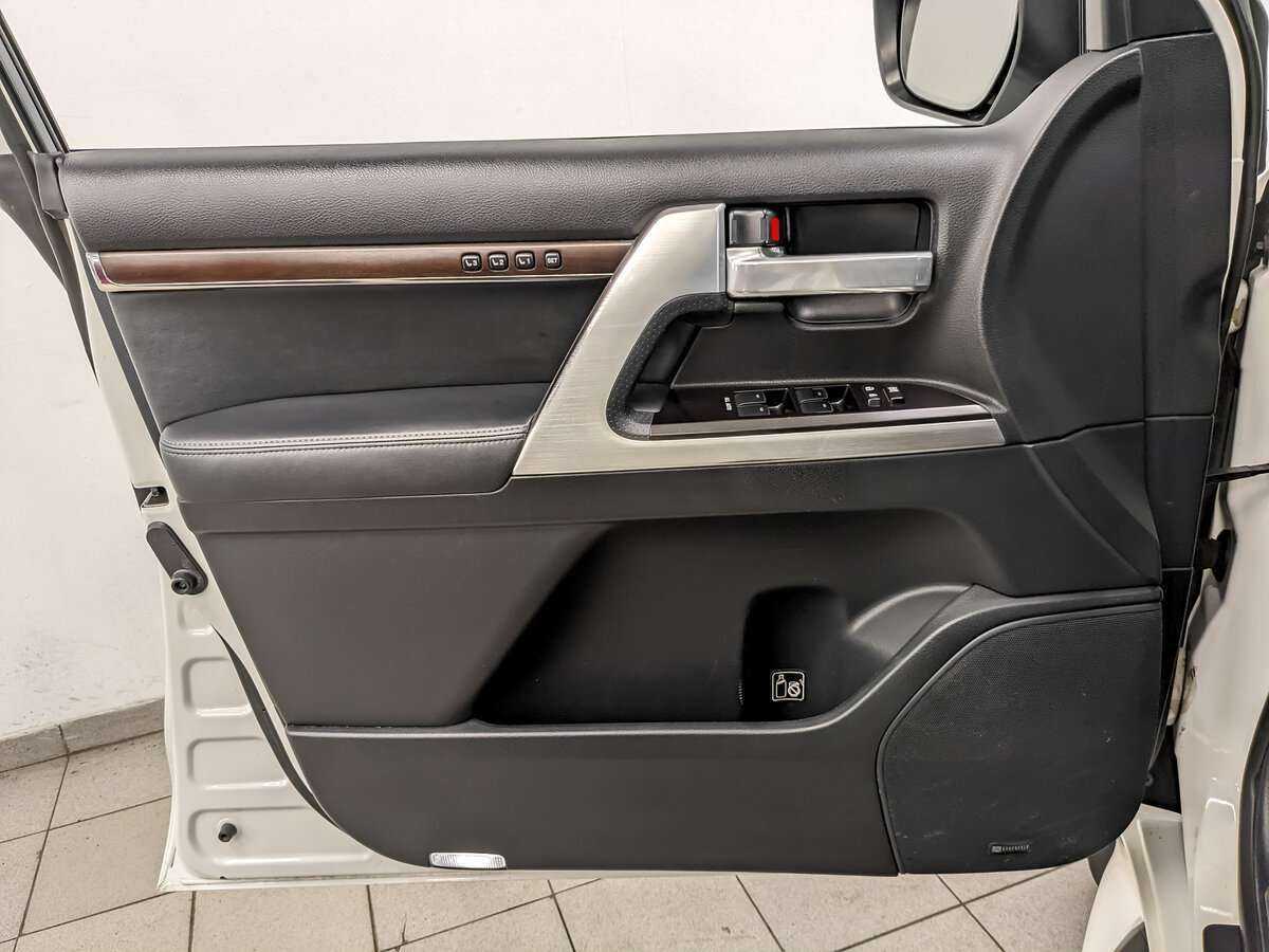 Toyota Land Cruiser, 2017 Фото №13