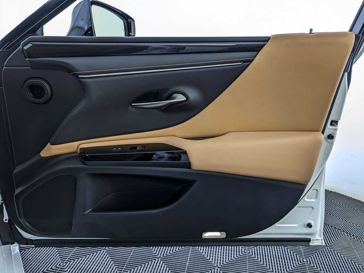 Lexus ES 200, 2022 Фото №21