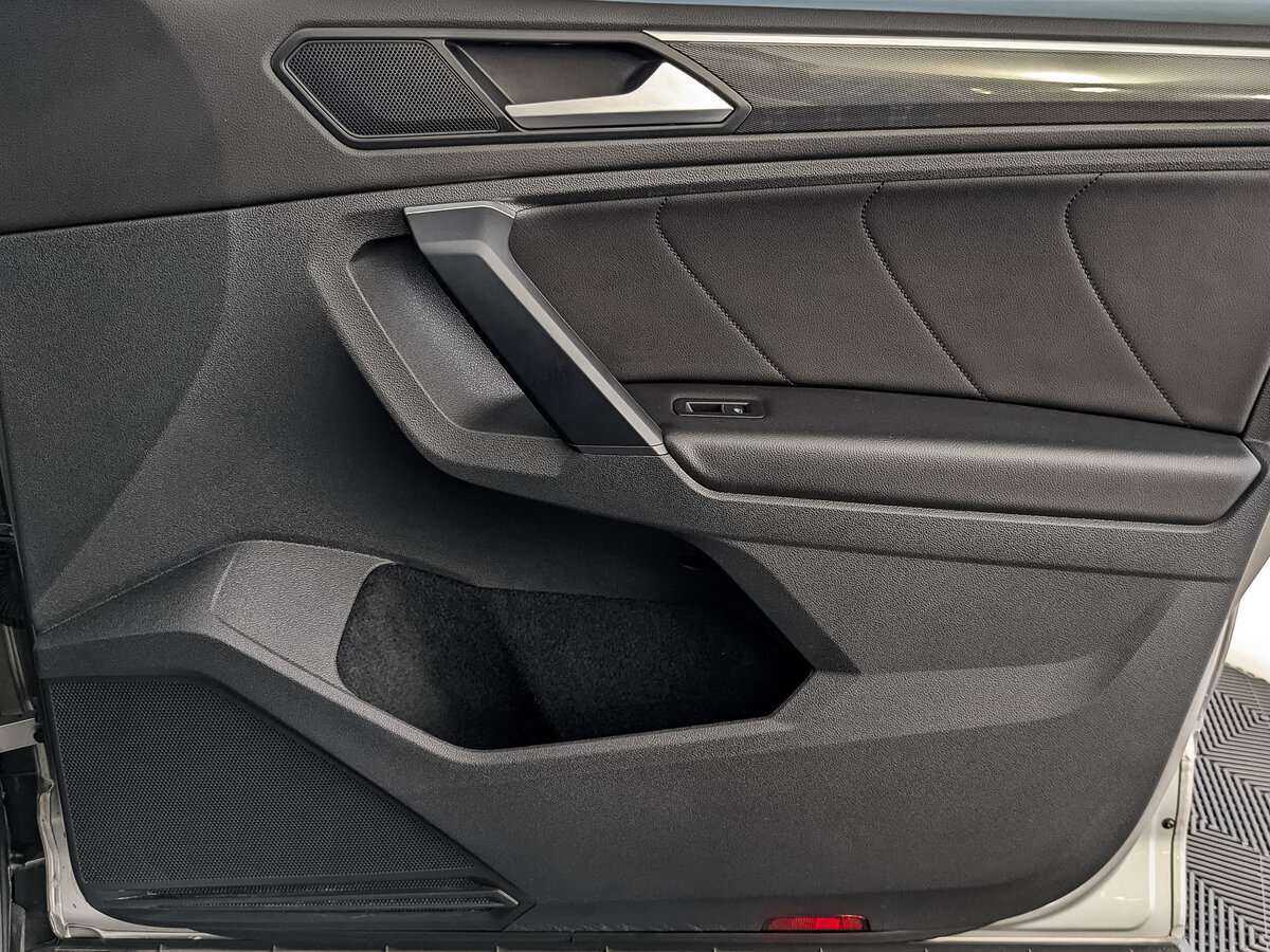 Volkswagen Tiguan, 2020 Фото №21