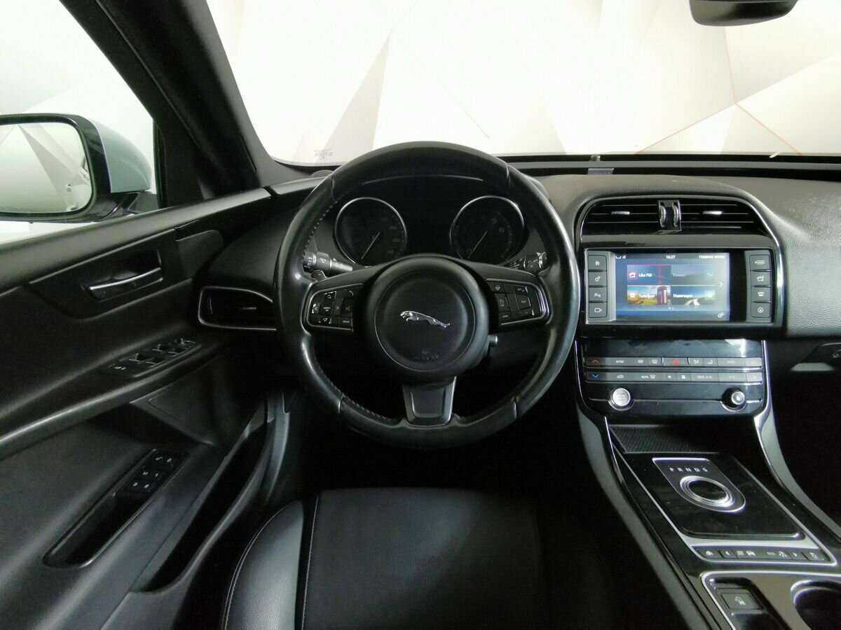 Jaguar XE, 2015 Фото №15