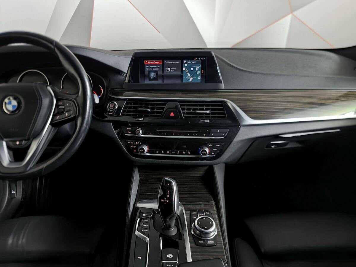 BMW 5 серии 530i xDrive, 2017 - 155 765 км. | Фото №8