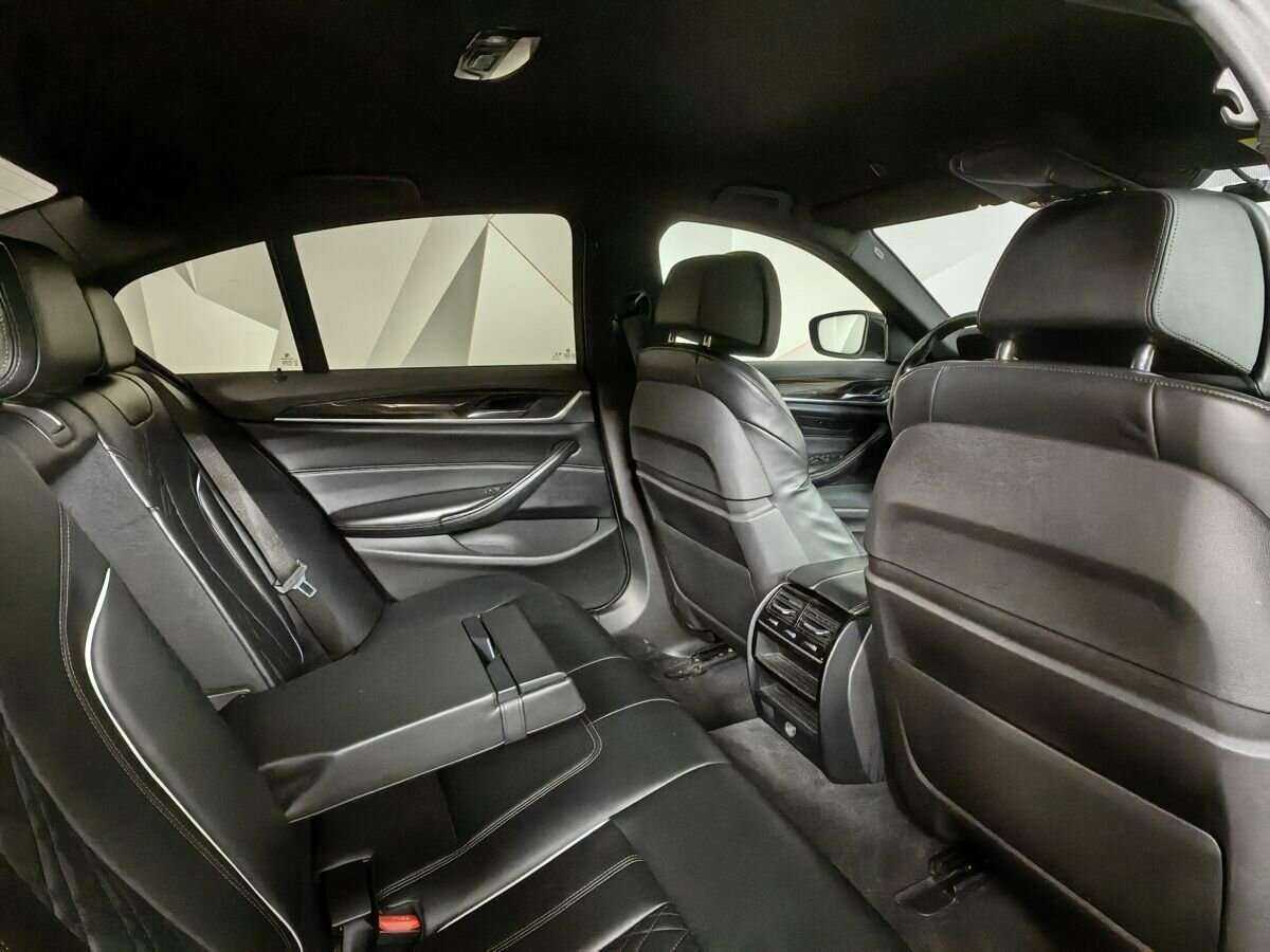 BMW 5 серии 530i xDrive, 2017 Фото №9