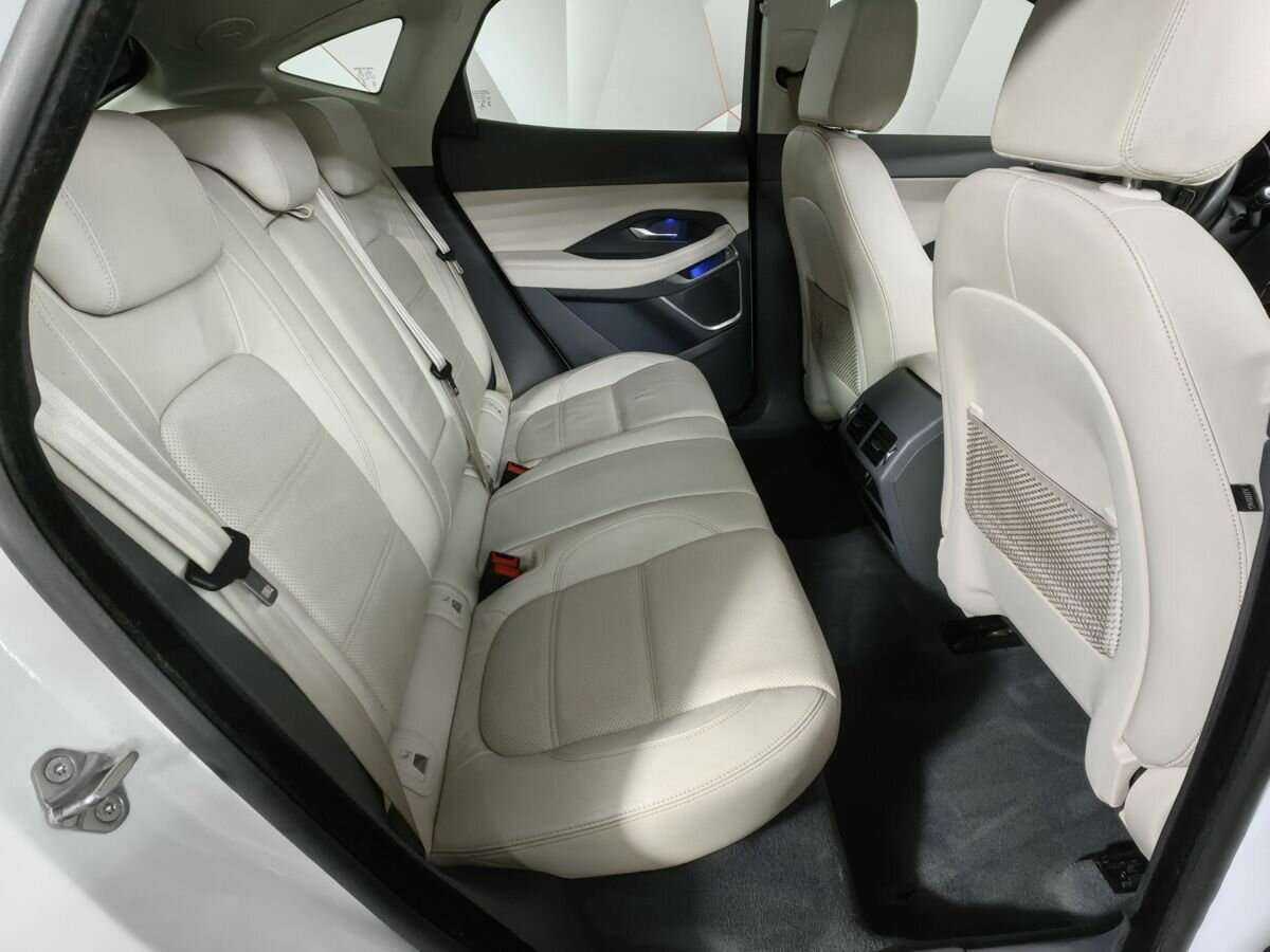 Jaguar E-Pace, 2018 Фото №12