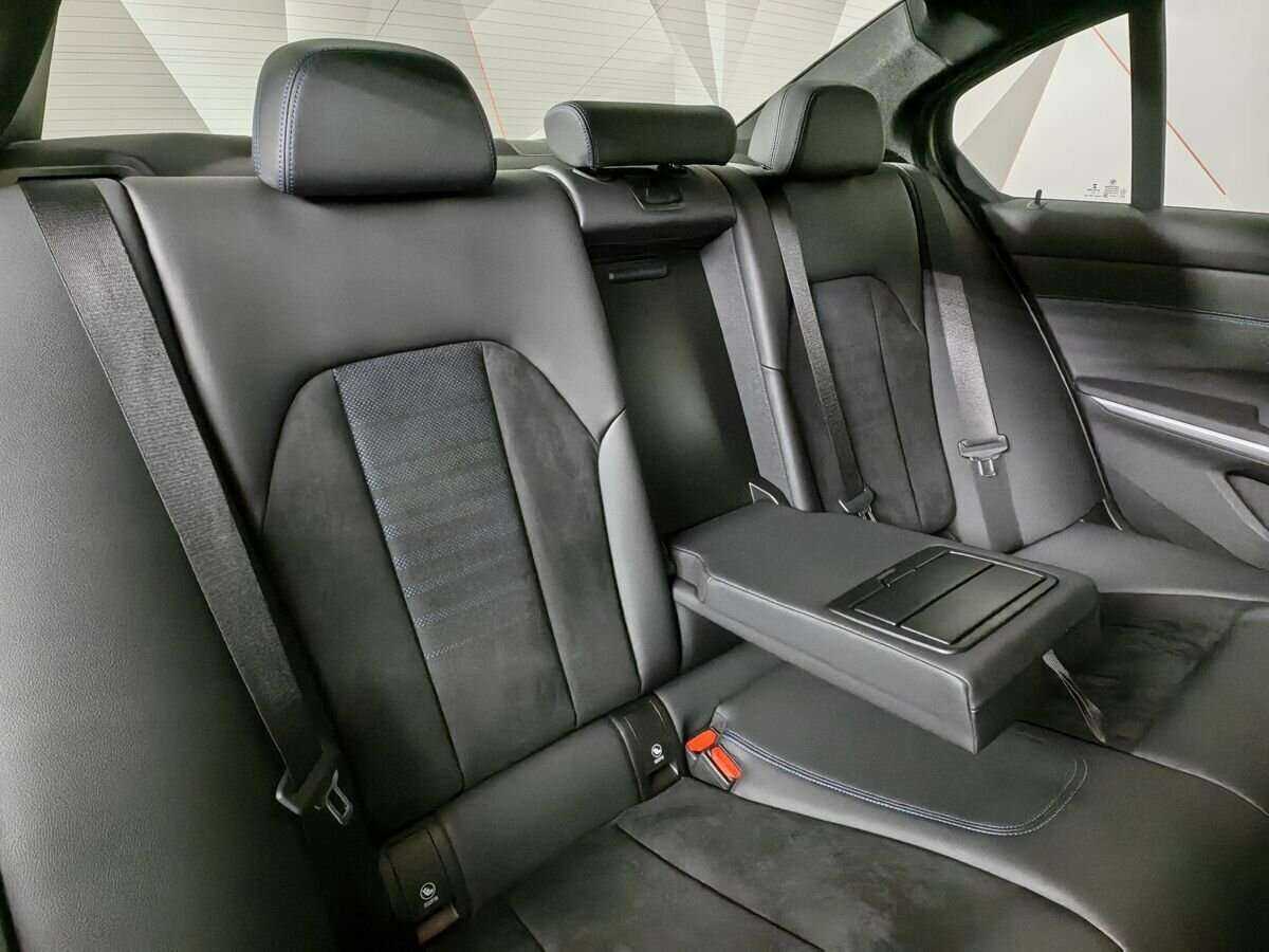 BMW 3 серии 320i xDrive, 2020 Фото №13