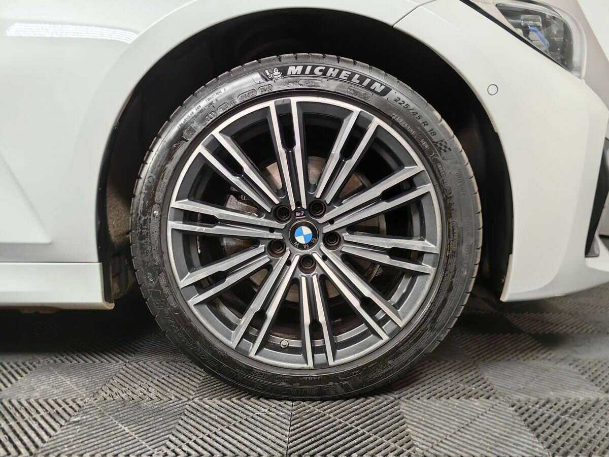 BMW 3 серии 320i xDrive, 2020 Фото №17