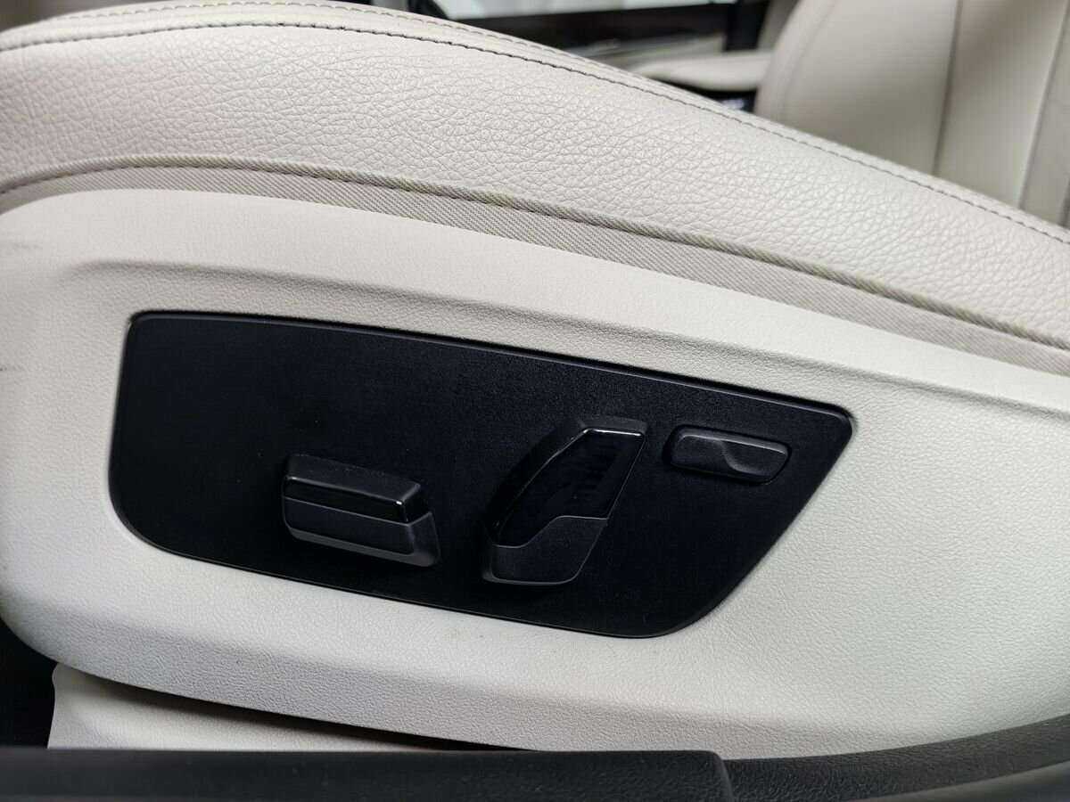 BMW 5 серии 530i xDrive, 2017 Фото №17