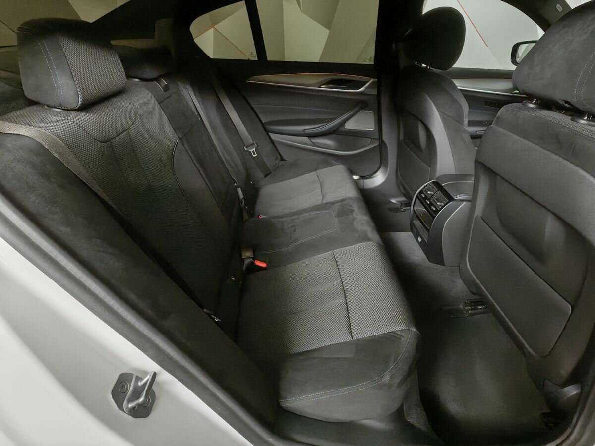 BMW 5 серии 530i xDrive, 2019 Фото №10