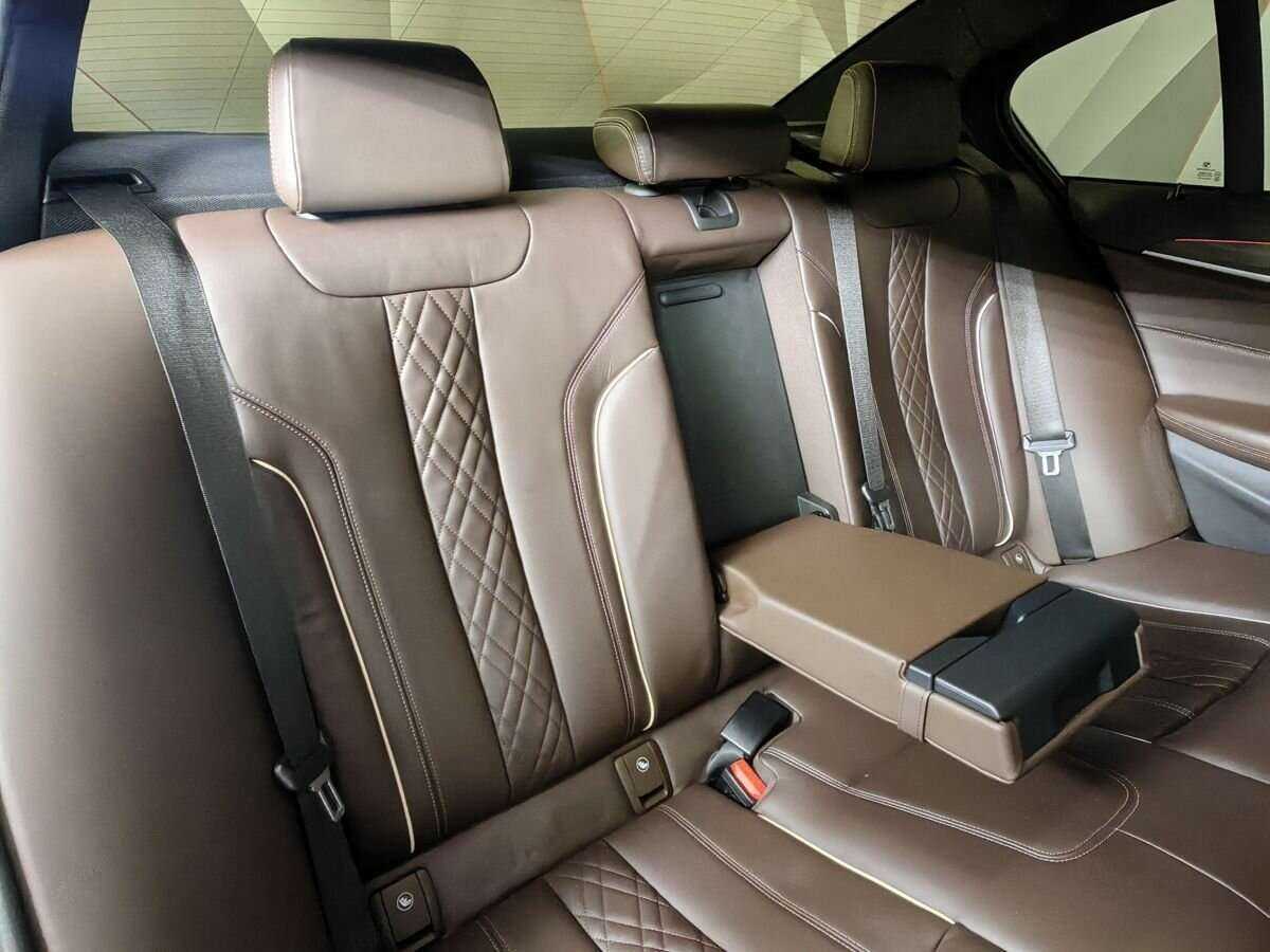 BMW 5 серии 530d xDrive, 2018 Фото №11