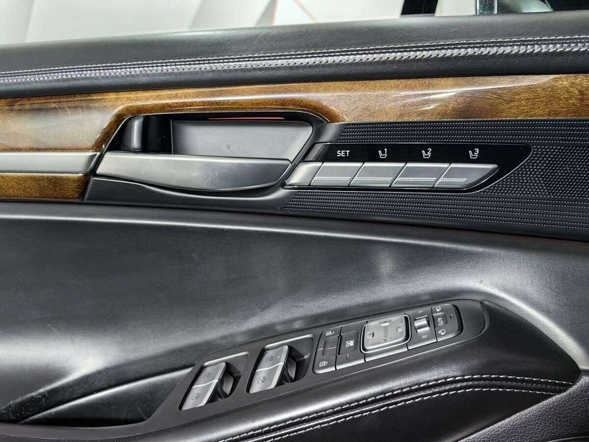 Genesis G90, 2016 Фото №21