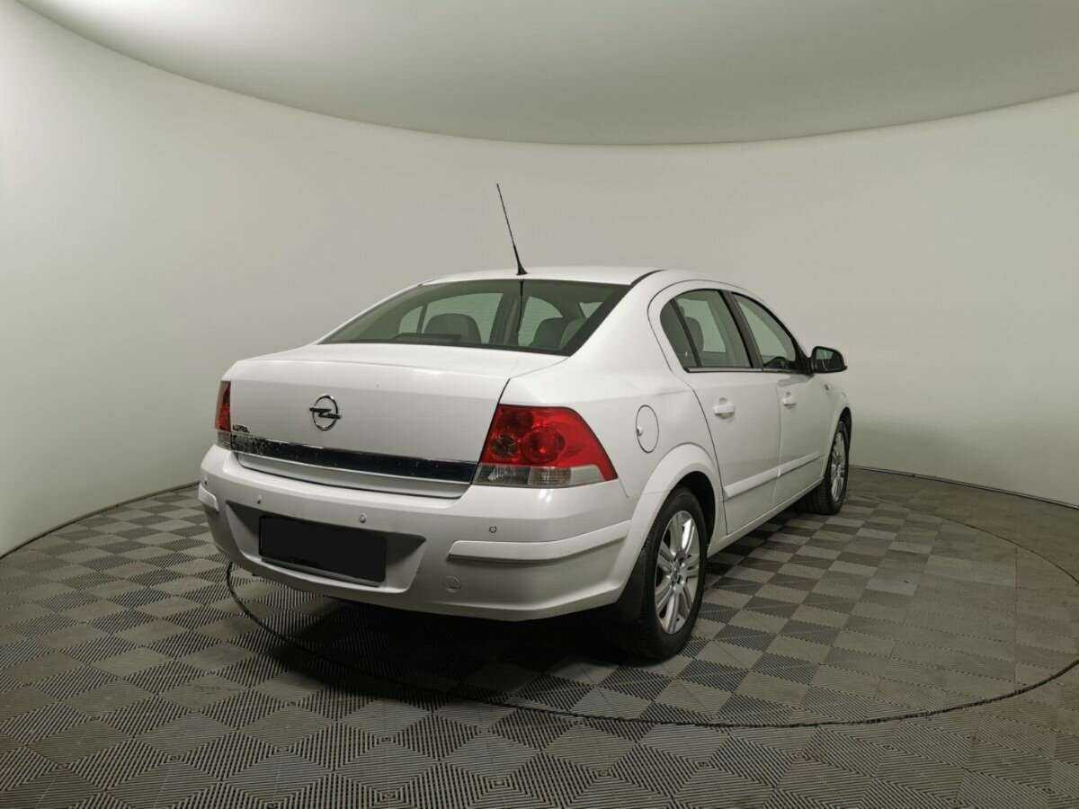 Opel Astra, 2011 - 183 818 км. | Фото №2