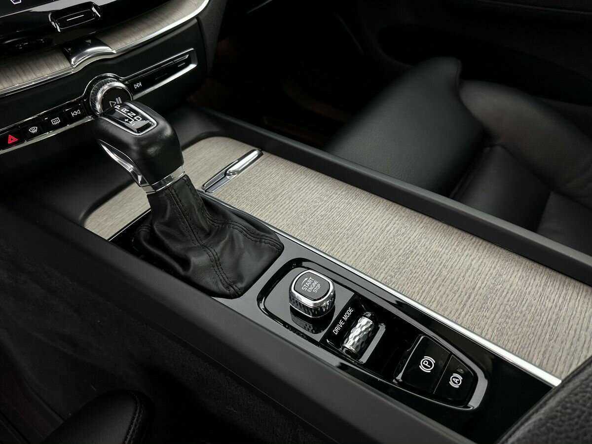 Volvo XC60, 2021 Фото №15
